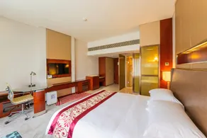 Zhuhai 2000 Hotel (Lovers Road Grand Theatre) - Image 2