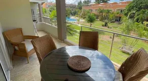 Apartamento con vista a la piscina - Image 4