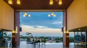 Luxury Kingston Apt - Pool & free parking 20 south - Image 3