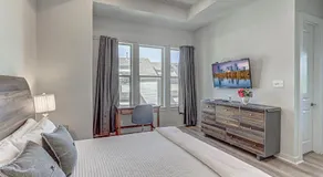Elegant 3 BED Home Walk To Riverwalk/Pearl/St Mary - Image 2