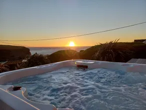 Ocean View, Mawgan Porth - Sea Views - Hot Tub - Free Parking & WiFi - Image 4