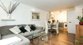 Direct Tube Links to Central London , Walk to Station one bedroom flat in Greater London, ID required - Image 2