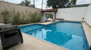 Casa Praia Grande 5min praia, 2 vagas, wi fi , 3 banheiros , piscina grande , freezer extra gelo , churrasqueira , até 9 pessoas - Image 3