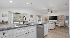 Cozy Coastal Cottage Minutes to Beach and Downtown - Image 2