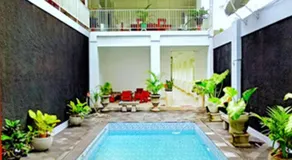 RedDoorz At Artomoro Guest House - Image 3