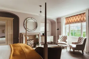 The Falcon Painswick - Image 2
