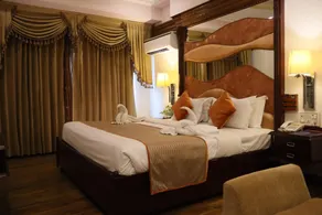 Hotel Royal Inn - Image 2