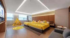 Franklyn Hotel - Image 2