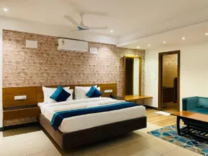 Royal Ace Boutique Hotel - Image 2