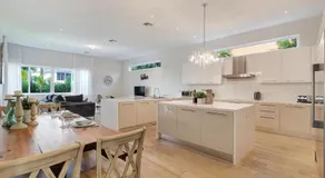 Modern villa close to beach w heated pool grill - Image 3