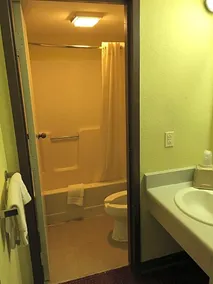 Executive Inn Pine Bluff - Image 2