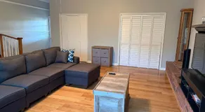 Serene Bayou Retreat - Spacious Family Home - Image 2