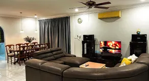 Destiny Guesthouse Kuching Near Airport 4pm checkout - Image 2