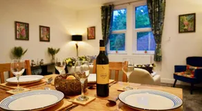 Funky 2 Bed (split level) Apartment in the Heart of Historic Rochester - Image 3