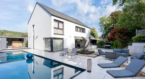 Grand Spa-Francorchamps Villa - Chalourous "home sweat home" for Families, Friends & Pilots - Splendid 4-Bedroom with Home Cinema theater & pool - Image 2