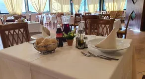 Hotel Holiday - Image 5