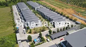 Roxy Sematan Townhouse - Blue Lagoon - Image 3