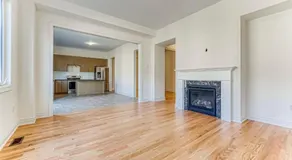 Bright bedroom with private bathroom - Image 3
