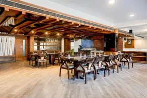 Super Townhouse Padav Square Gwalior Formerly Hotel Shelter - Image 5