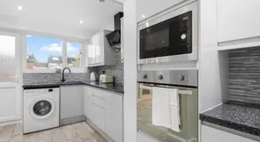 Gravesend 3 Beds By JADA Homes - Image 4