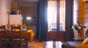 studio chic redécoré avec soin, idéal couples familles ou entre amis,parfait pour cure thermale ou séjour ski, wifi 180 chaines tv parking couvert - Image 5