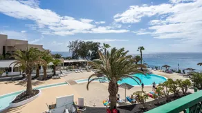 Blue Sea Apartamentos Costa Teguise Beach - Image 5