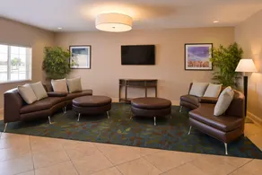 Candlewood Suites Bloomington-Normal By IHG - Image 2