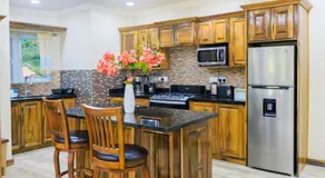 Sy Villa - Image 3