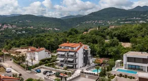Villa Adriatic, App Rebecca with heated swimming pool, sew view, childrens playground, free parking - Image 4