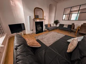 Central Lowestoft 3-Bed Flat | 2 Kings, Sleeps 5 - Image 2
