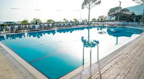 Aloria Garden Hotel - Image 4