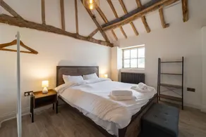 Secluded and Luxurious 4BR Barn Conversion - Image 3