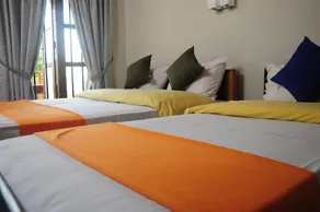 Traveller's Home Hotel - Image 2
