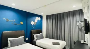 Halo Rooms Hotel - Image 2
