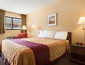 Beachwood Inn - Image 5