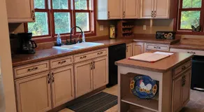 Luck Charlie Lodge home - Image 5