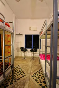 Trip In Hostel - Image 4