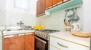 2 Bedroom Awesome Apartment In Lokva Rogoznica - Image 4