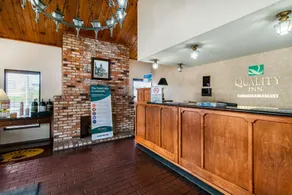 Ramada Bayside Inn & Suites Eureka - Image 2