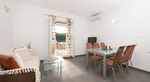 Moenia Apartments - Image 5