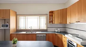 Quiet Cozy Rooms – Near Shops & Transit - Image 5