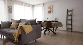 Visitez Lyon Bel Appartement spacieux le Joliot Curie 4-6 pers à Lyon - Eurexpo - LDLC ARENA - Image 2