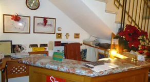 Hotel Paris - Image 5