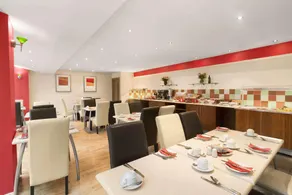 Ramada by Wyndham Hounslow - Heathrow East - Image 5