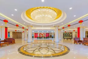Deluxe International Hotel - Image 2