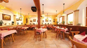 Gasthaus& Pension Zum Roten Haus - Image 2