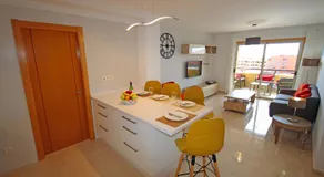 Einfach herrlicher Luxus 2-Zimmer-Maisonette-Dachgeschoss mit Meerblick, Pool und WLAN - Image 4