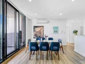 Modern 3BR & 2 Free Parking & Near Darling Harbour & CBD - Image 5