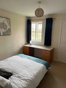 Fully Furnished 3BR Flat with Free Parking - Image 3