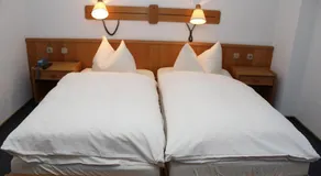 Hotel- Restaurant Zum Kleinen König - Image 2